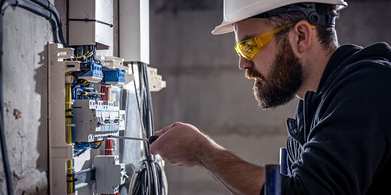 Circuit Breaker Repair in Lakeland, Florida